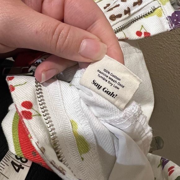 Lisa Says Gah farmers market fruit jeans ππππ - Picture 7 of 7